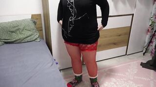 Curvy Milf in Stockings Enjoys a Unique Solo Session on Webcam – Watch Her Explore Her Desires!