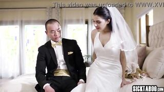 Curvy MILF Delights in Intense Pleasure with a Big Surprise!