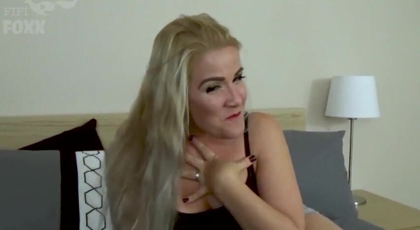 Stepmom Takes Control: An Intimate Virtual Encounter with a Mature Blonde