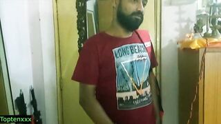 Stunning Milf Enjoys Afternoon Encounter with AC Technician - A Captivating Hindi Series!