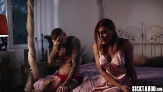 Curvy MILF Indulges in Intense Pleasure with Passionate Oral and Rough Action!