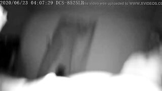 Amateur slut likes her pussy streched