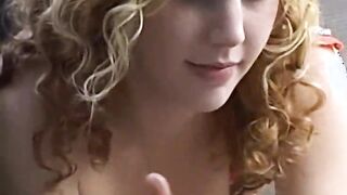Amateur girlfriend jerks off her boyfriend in the car