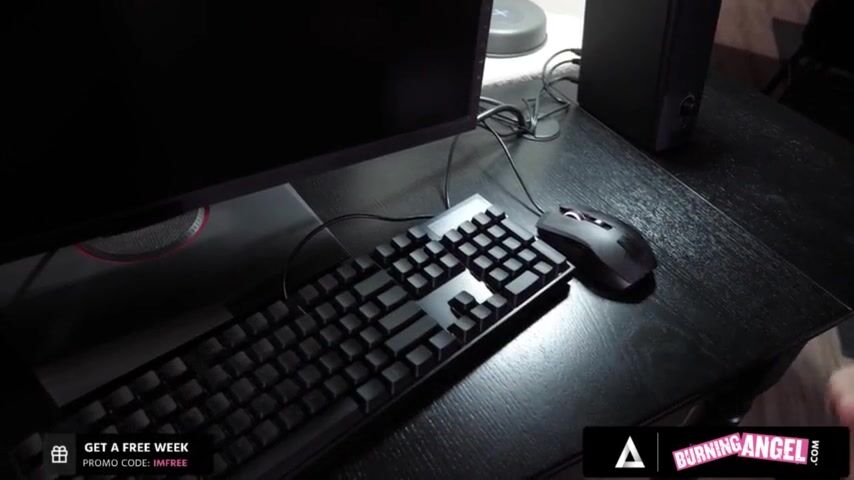 Submissive Man Is Assfucked By Femdom