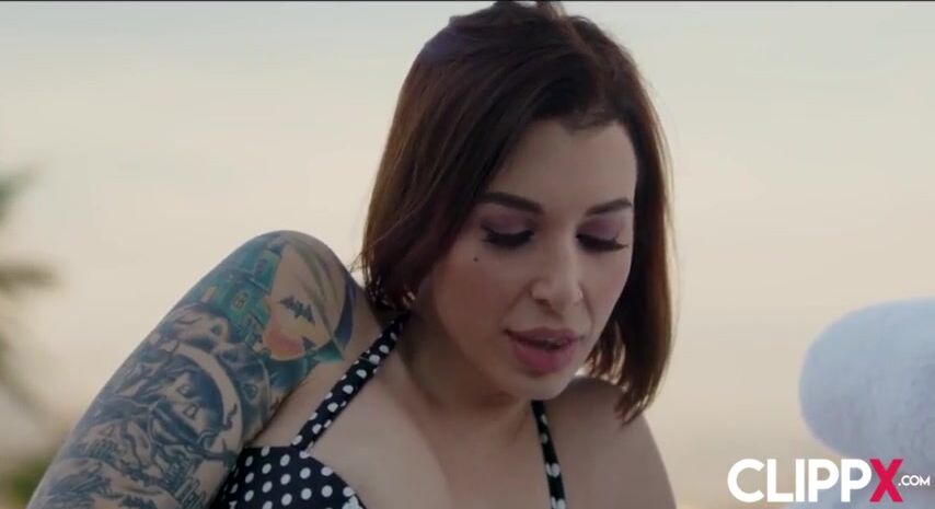 Curvy Beauty Seeks Exciting New Experiences!