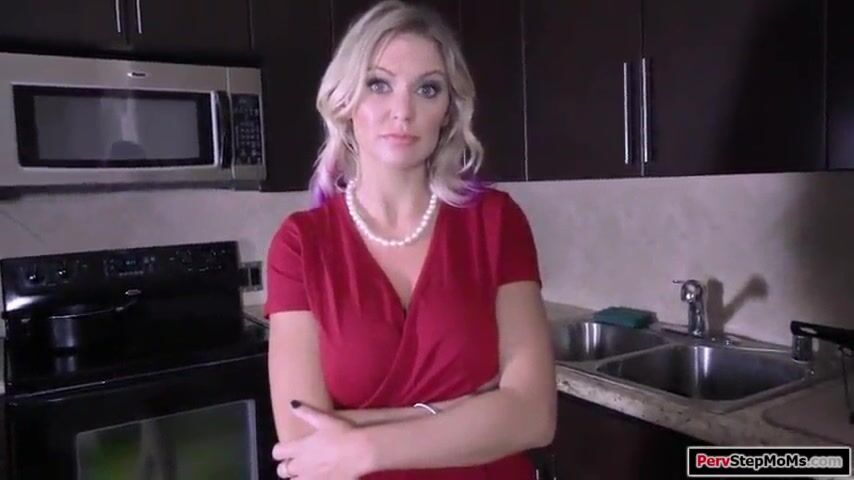 Stepmom Gets Caught Shoplifting and Makes a Deal with Her Stepson for Silence – A Wild Encounter Unfolds!
