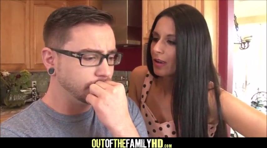Stepson's Wild Encounter with His Seductive Stepmom: A Family Fantasy Unleashed!