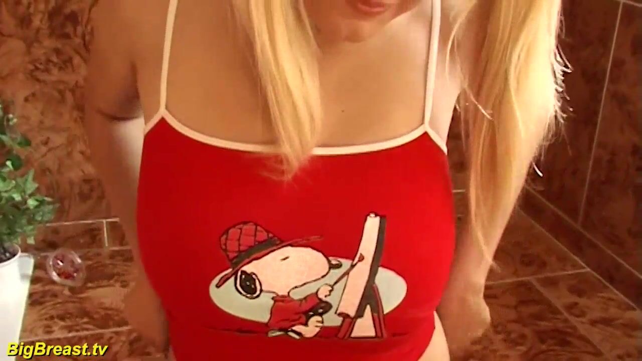 Charming Stepsister's First Time on Cam: Watch Her Show Off Her Gorgeous Curves!