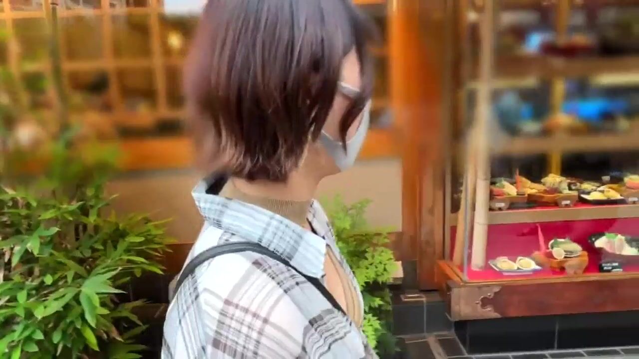 An Exciting Date with Saki: The Charming Hairdresser in a Playful Outfit!